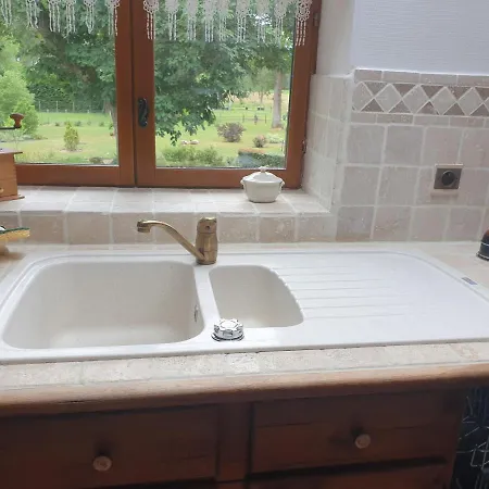 Nyaraló La Grange De Mombel