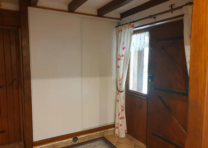 בית נופש La Grange De Mombel